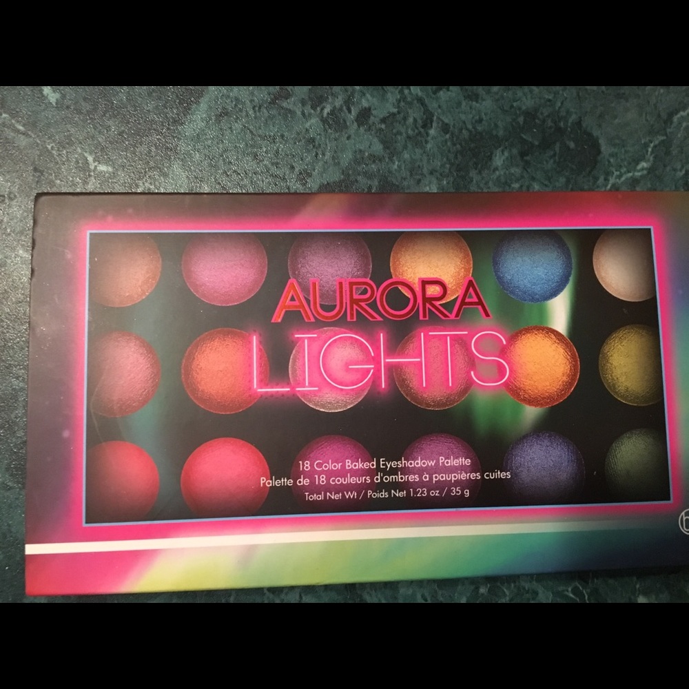 BH Cosmetics Aurora Lights Palette